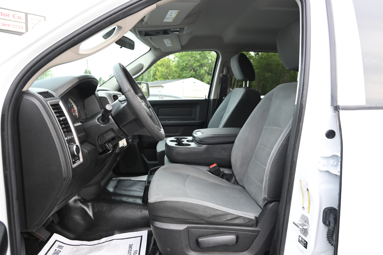 RAM 1500 Classic Tradesman 4x4 Crew Cab 5'7" Box 2021