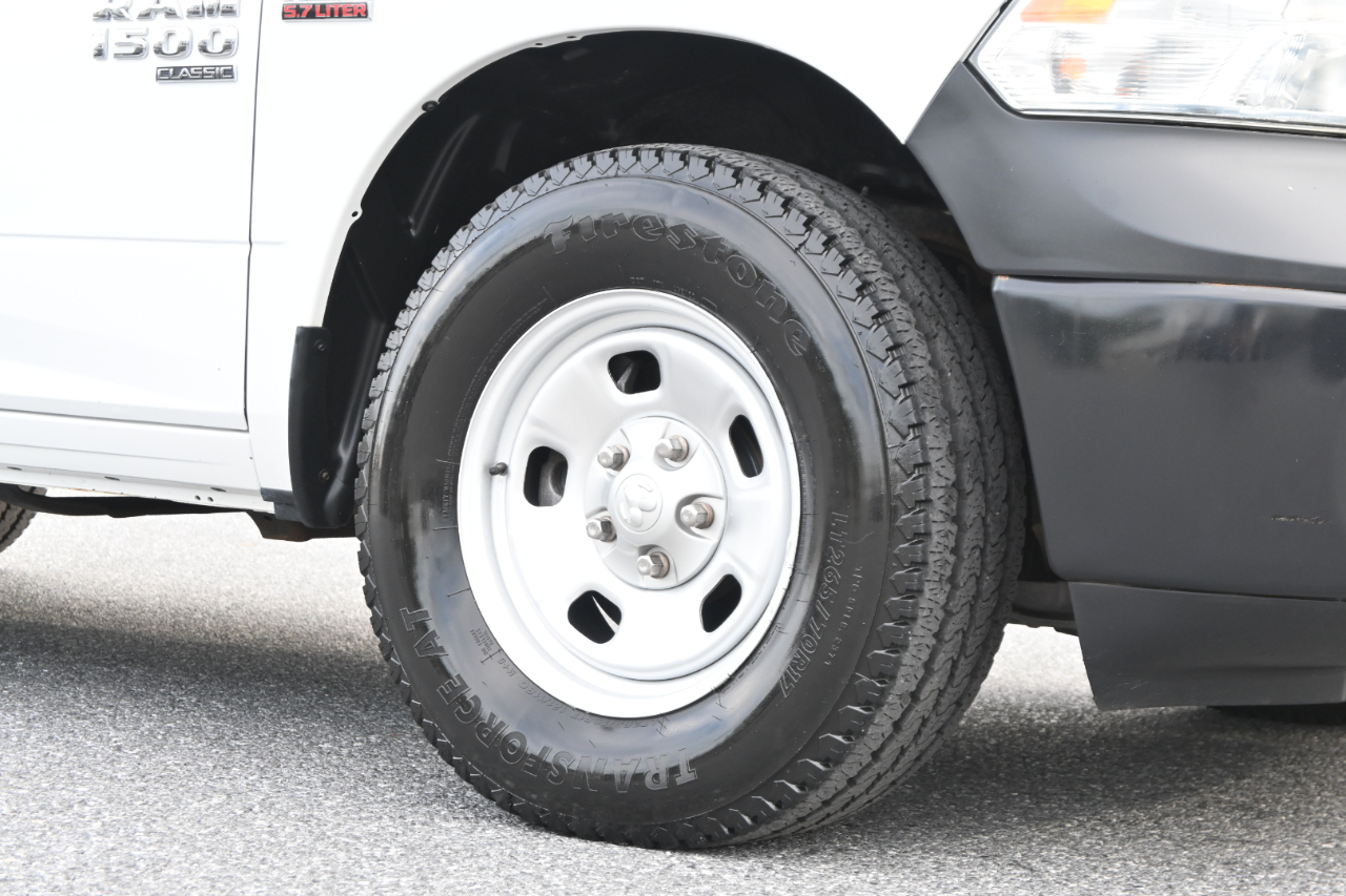 RAM 1500 Classic Tradesman 4x4 Crew Cab 5'7" Box 2021