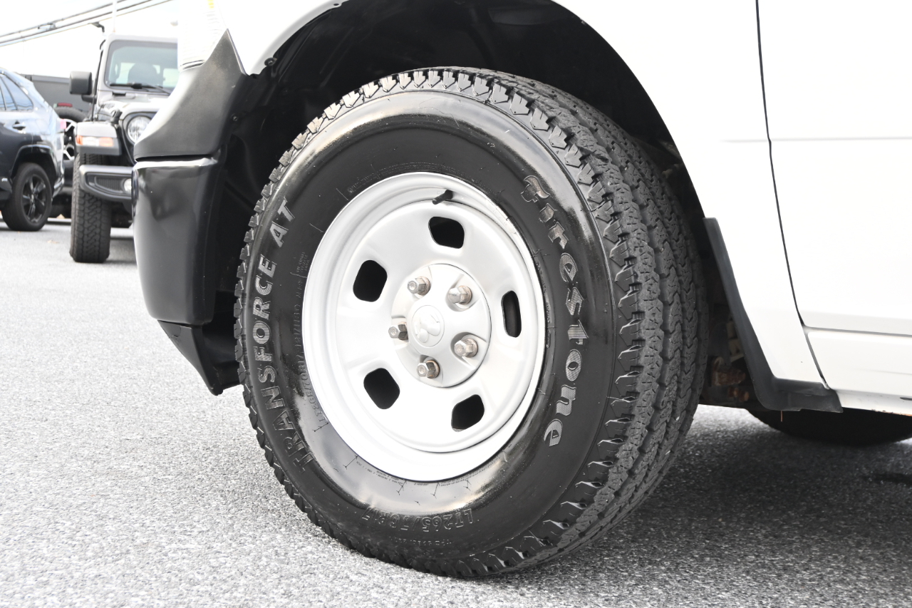 RAM 1500 Classic Tradesman 4x4 Crew Cab 5'7" Box 2021