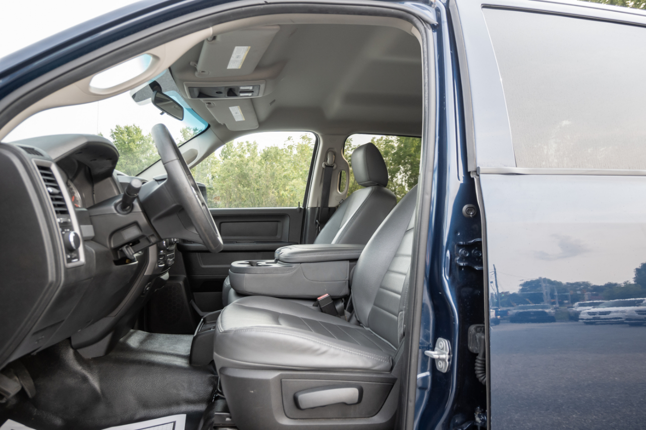RAM 1500 Classic Tradesman 4x4 Crew Cab 5'7" Box 2019
