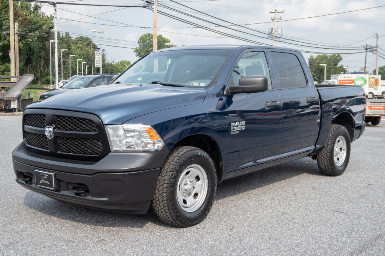 RAM 1500 Classic Tradesman 4x4 Crew Cab 5'7" Box 2019
