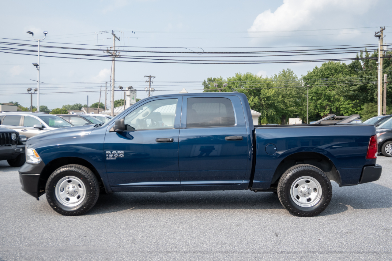 RAM 1500 Classic Tradesman 4x4 Crew Cab 5'7" Box 2019