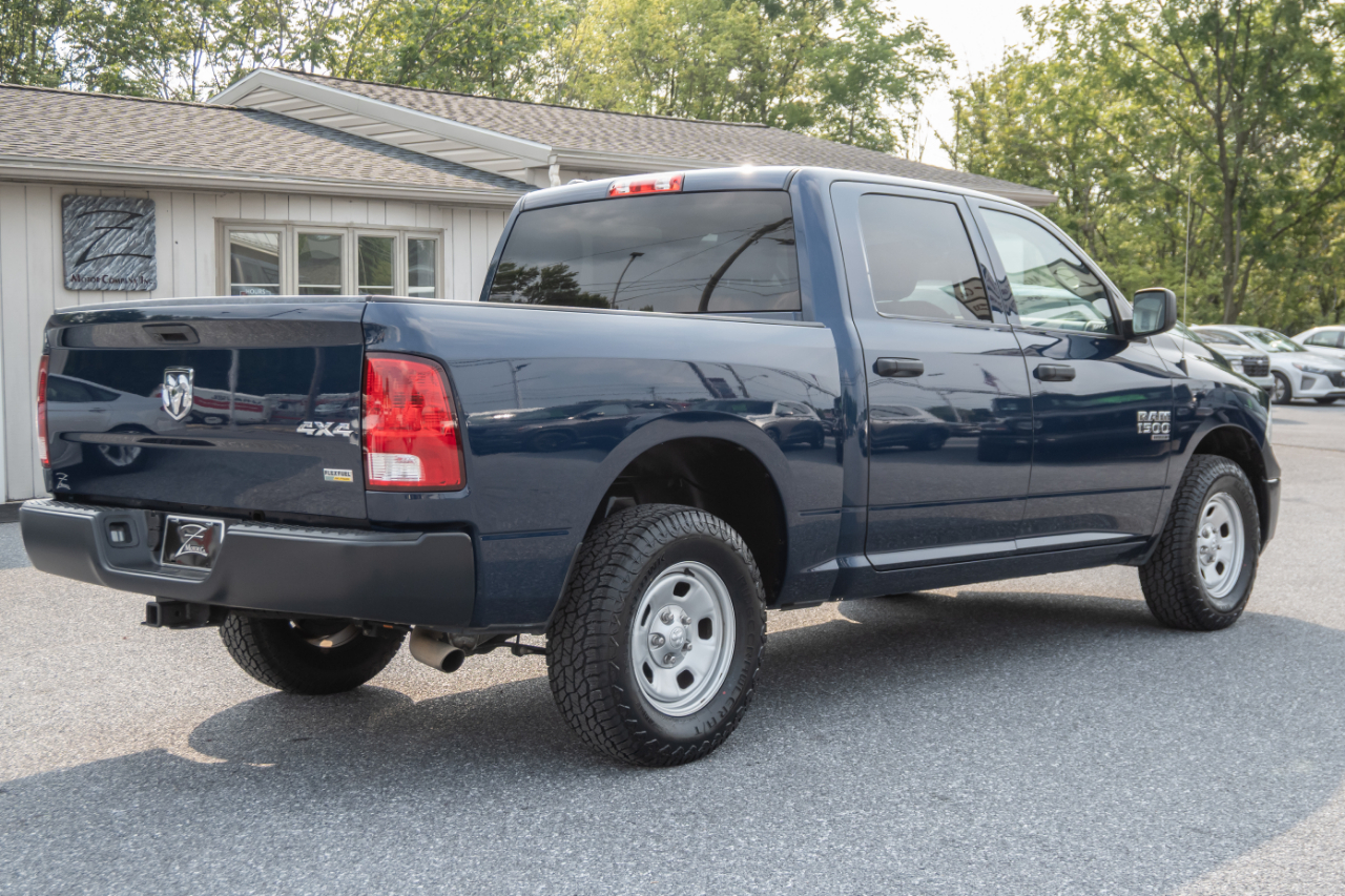 RAM 1500 Classic Tradesman 4x4 Crew Cab 5'7" Box 2019