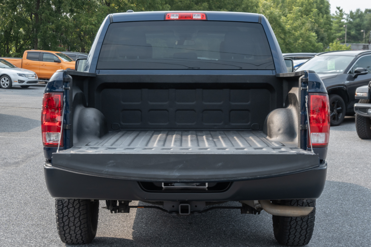RAM 1500 Classic Tradesman 4x4 Crew Cab 5'7" Box 2019