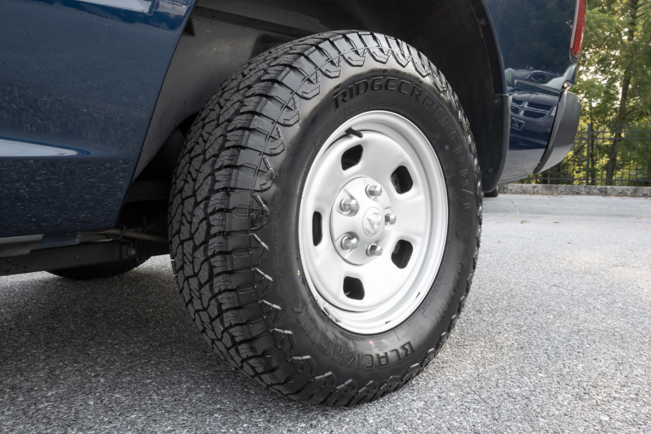 RAM 1500 Classic Tradesman 4x4 Crew Cab 5'7" Box 2019