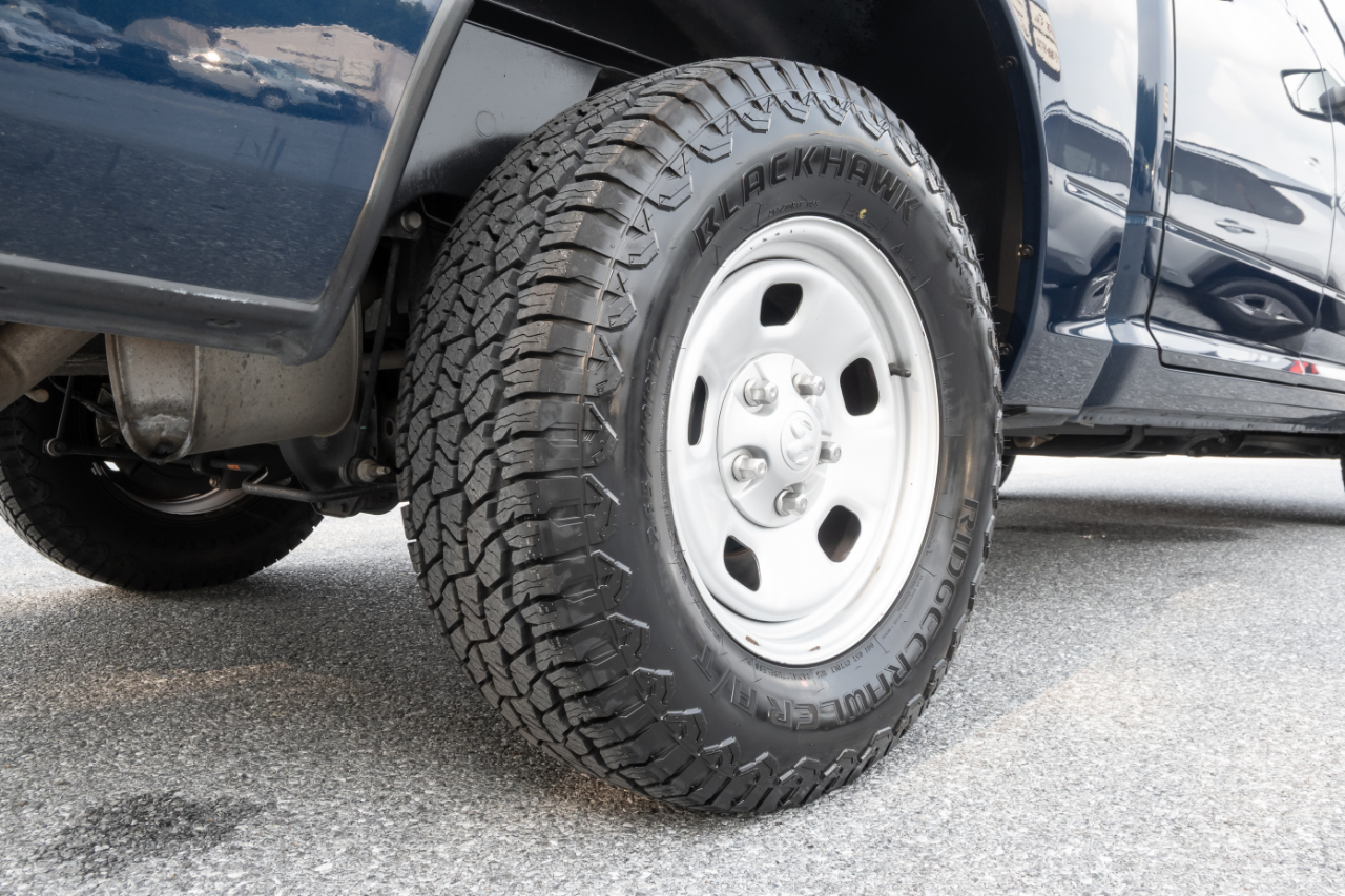 RAM 1500 Classic Tradesman 4x4 Crew Cab 5'7" Box 2019