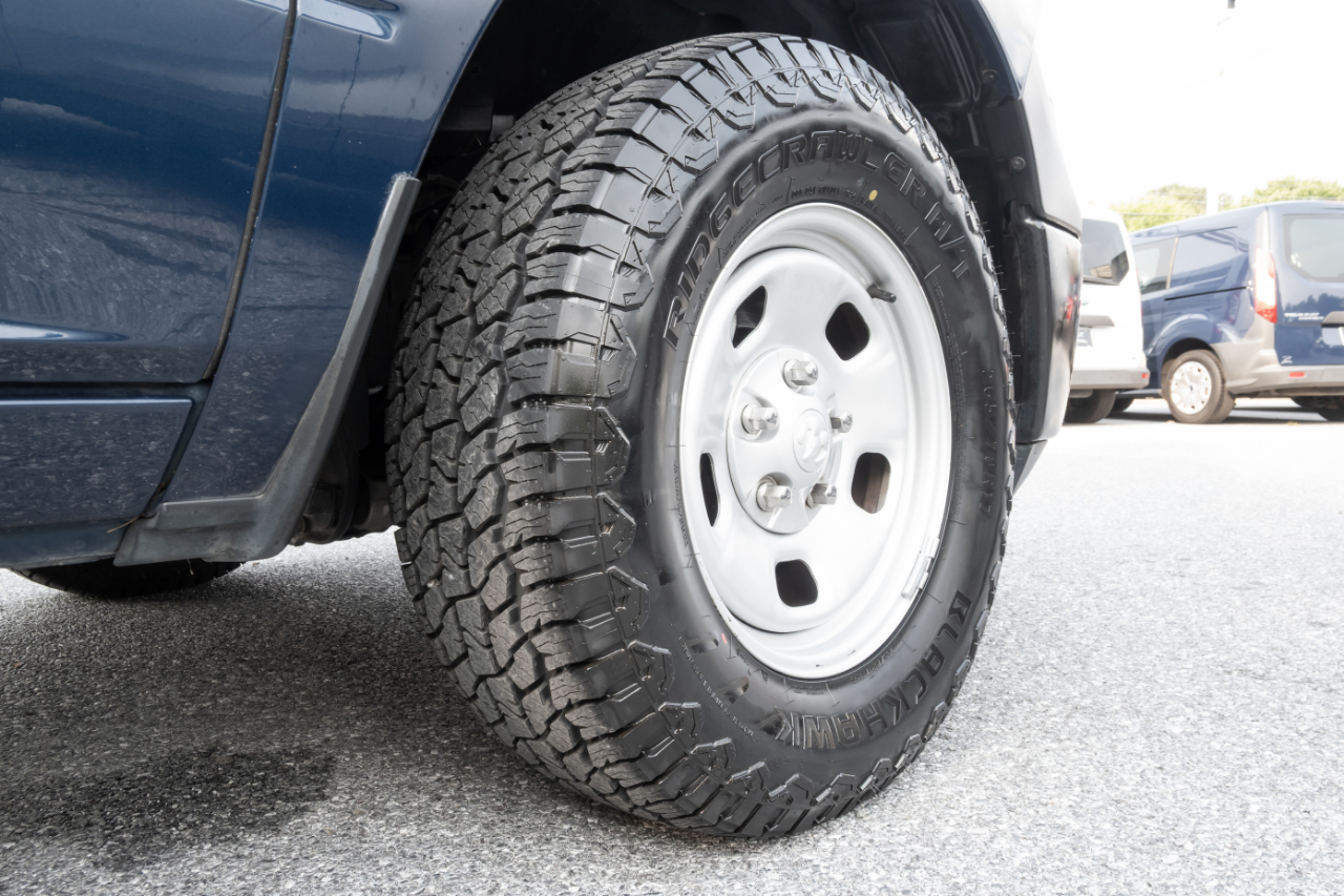 RAM 1500 Classic Tradesman 4x4 Crew Cab 5'7" Box 2019