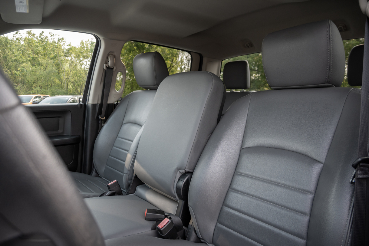 RAM 1500 Classic Tradesman 4x4 Crew Cab 5'7" Box 2019