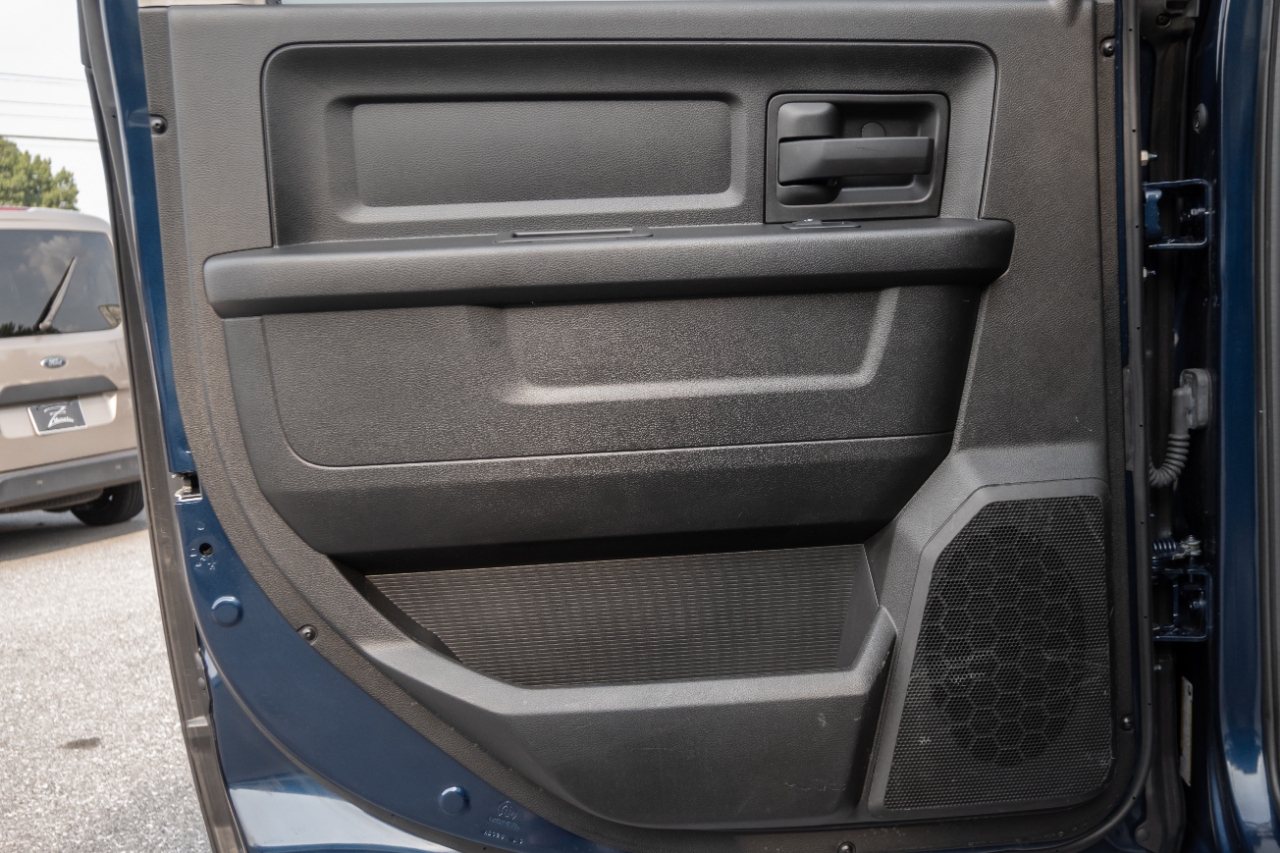 RAM 1500 Classic Tradesman 4x4 Crew Cab 5'7" Box 2019