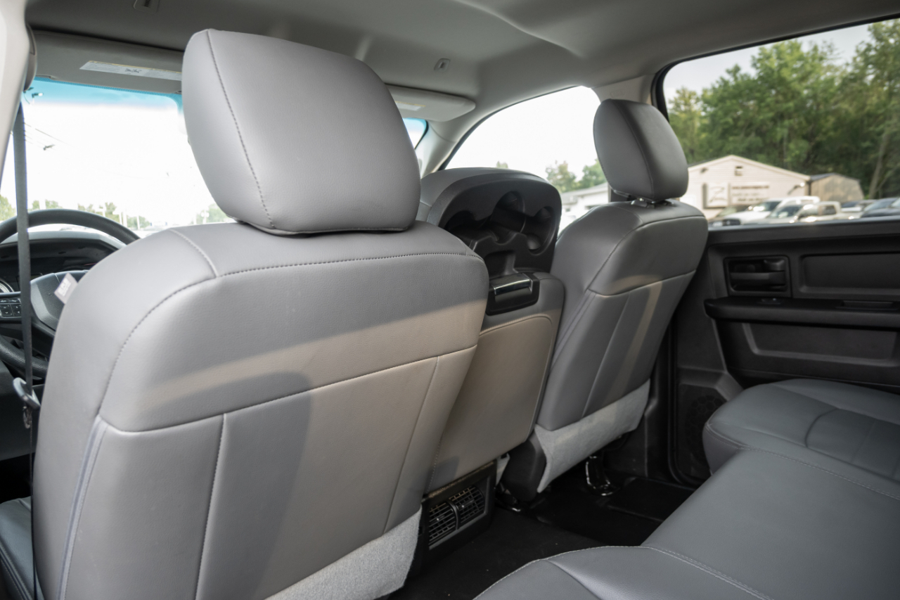 RAM 1500 Classic Tradesman 4x4 Crew Cab 5'7" Box 2019