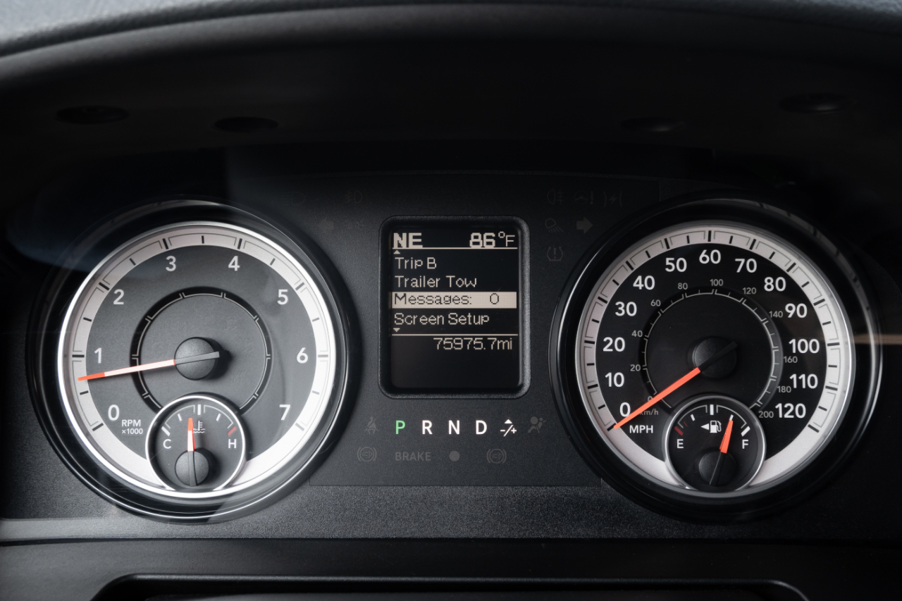 RAM 1500 Classic Tradesman 4x4 Crew Cab 5'7" Box 2019