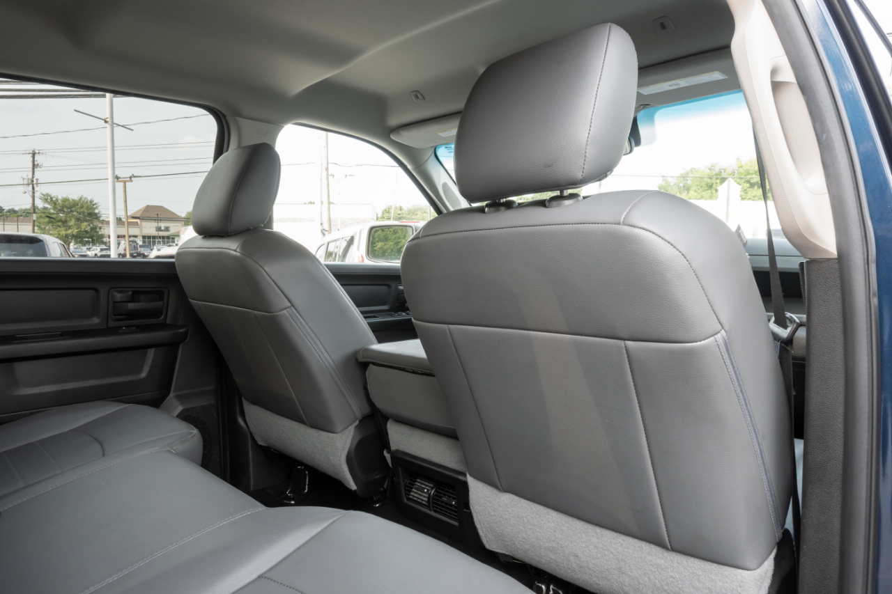 RAM 1500 Classic Tradesman 4x4 Crew Cab 5'7" Box 2019