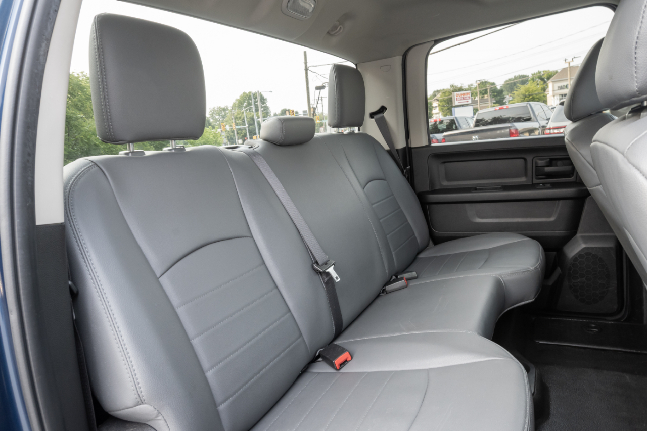 RAM 1500 Classic Tradesman 4x4 Crew Cab 5'7" Box 2019