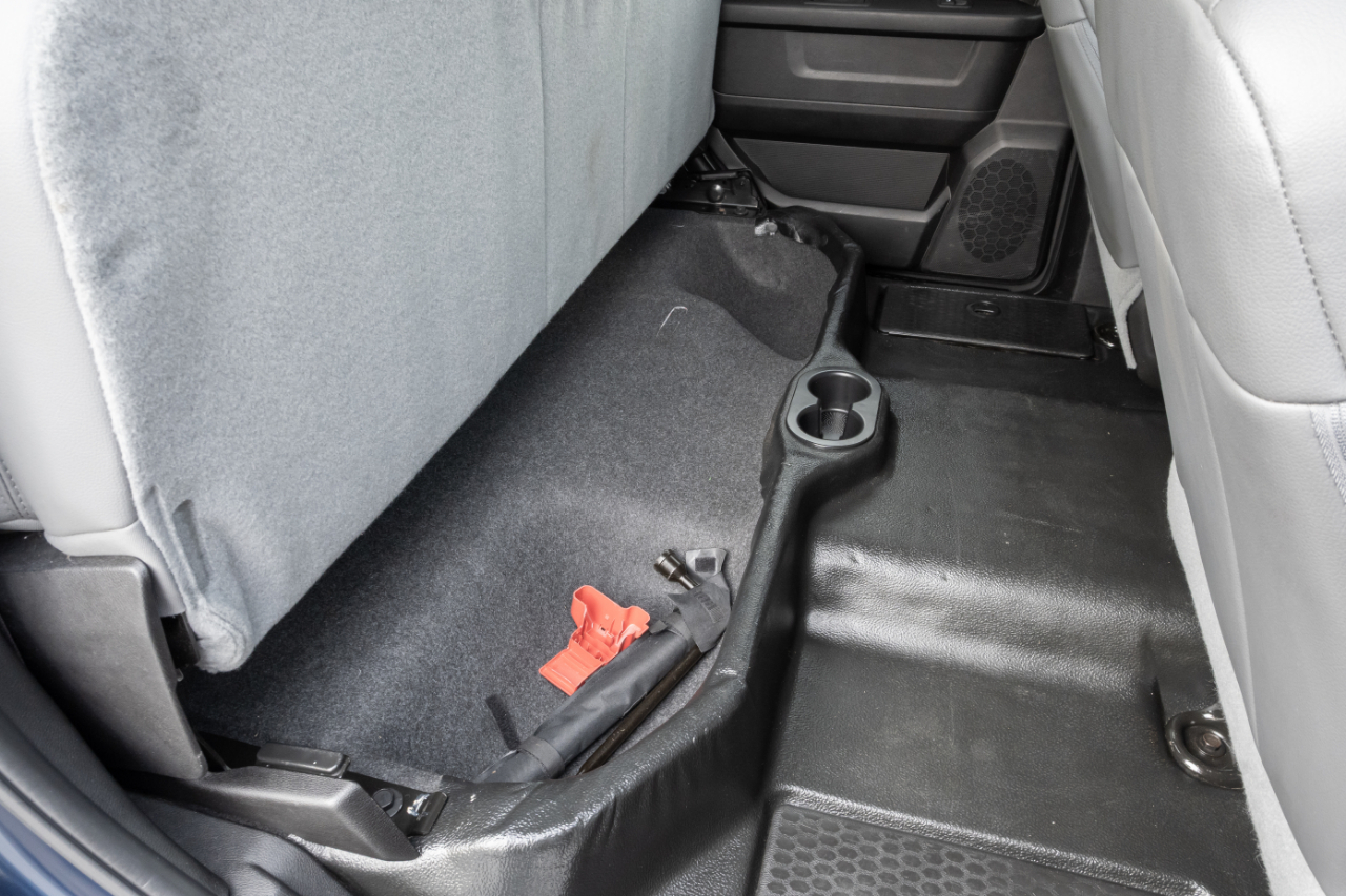 RAM 1500 Classic Tradesman 4x4 Crew Cab 5'7" Box 2019