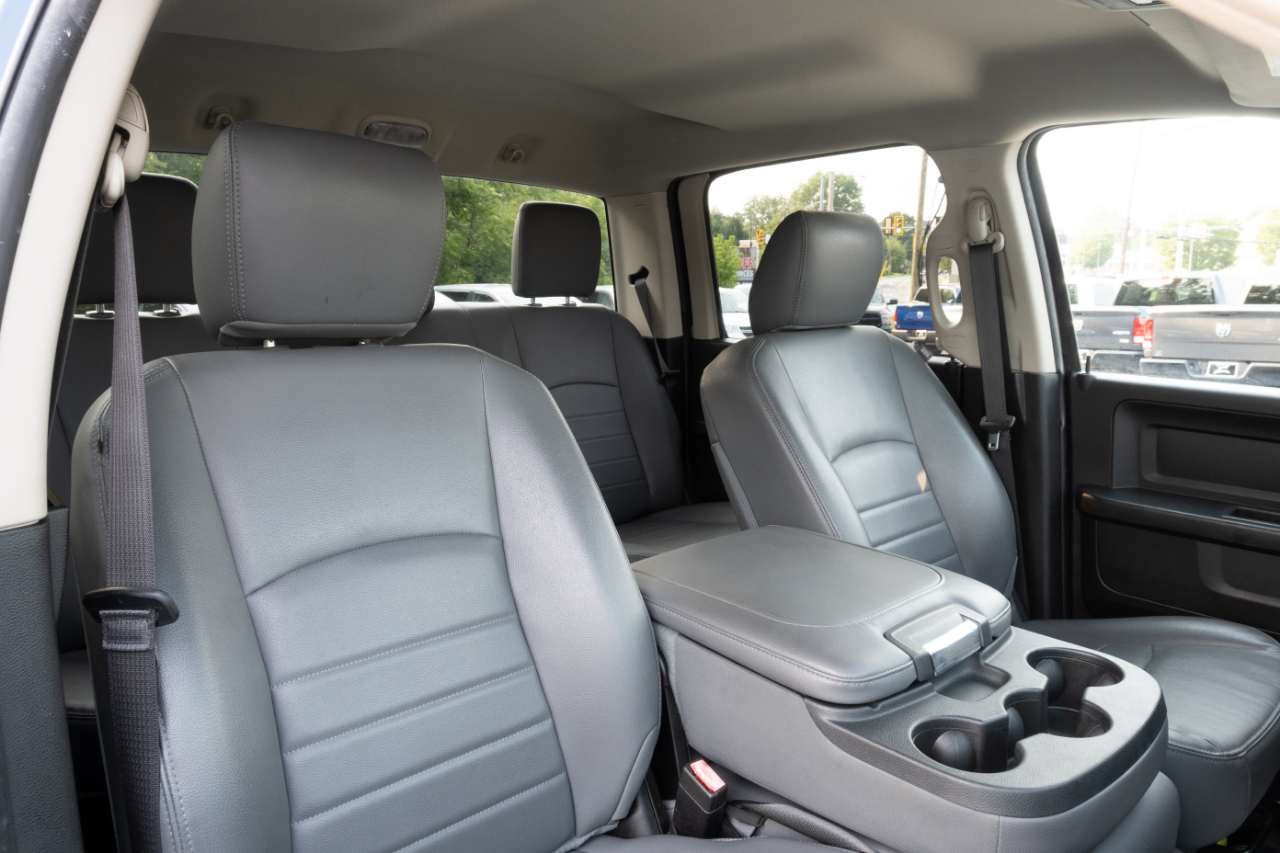 RAM 1500 Classic Tradesman 4x4 Crew Cab 5'7" Box 2019
