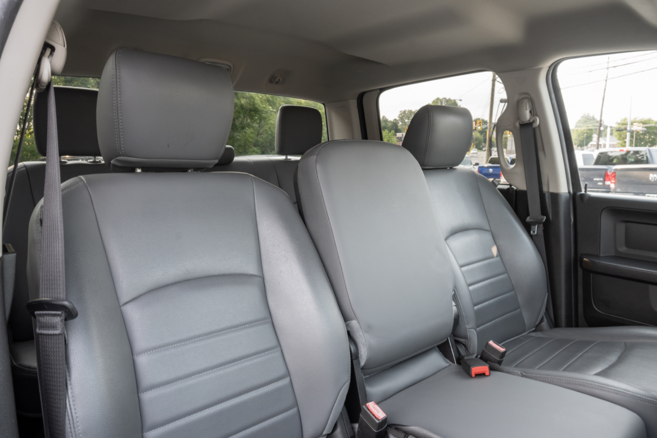 RAM 1500 Classic Tradesman 4x4 Crew Cab 5'7" Box 2019