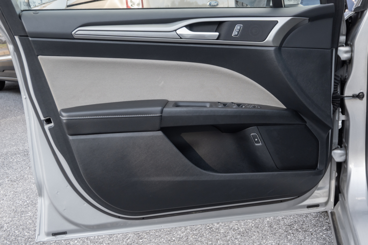 Ford Fusion Hybrid S FWD 2018