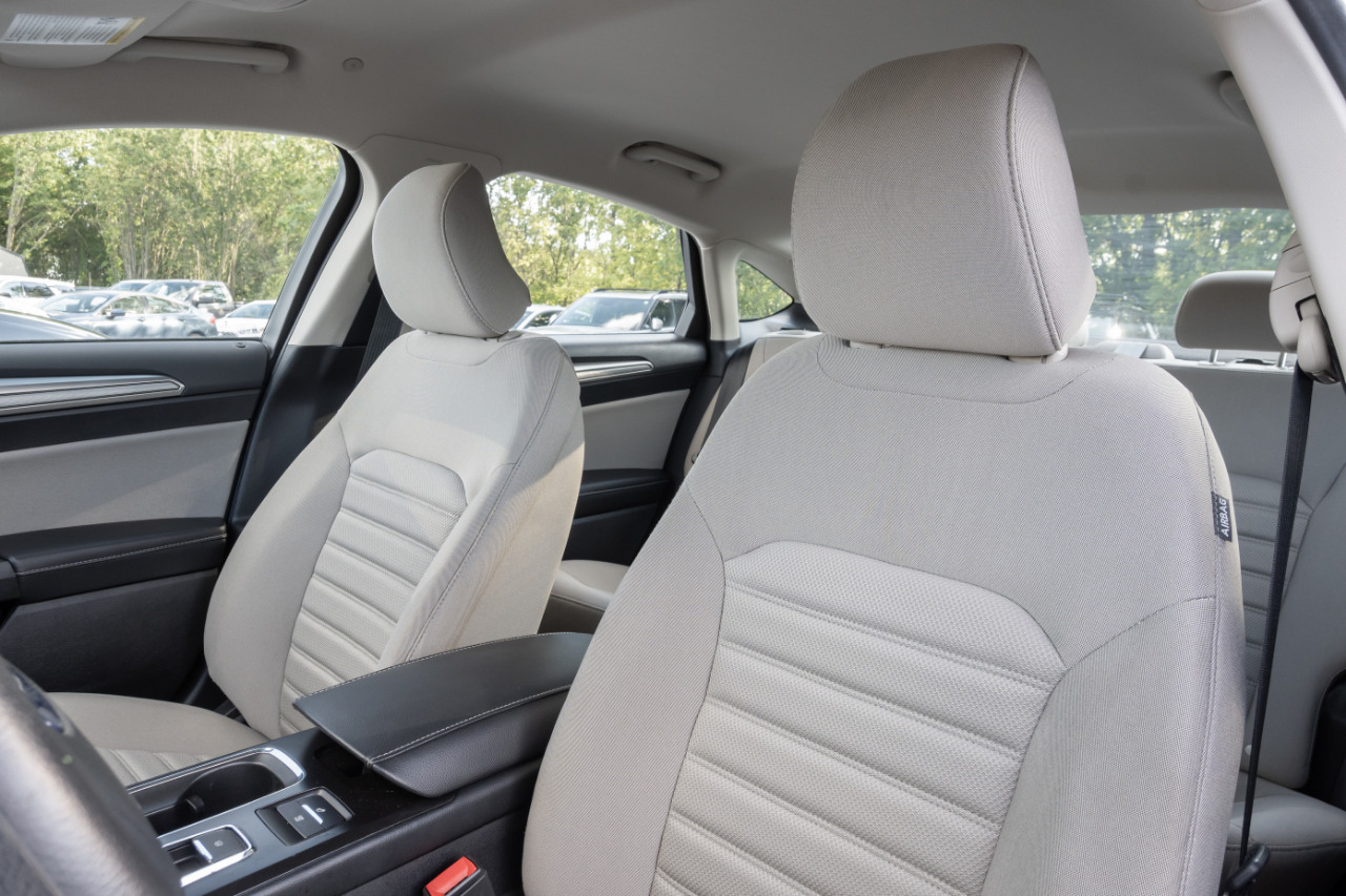 Ford Fusion Hybrid S FWD 2018