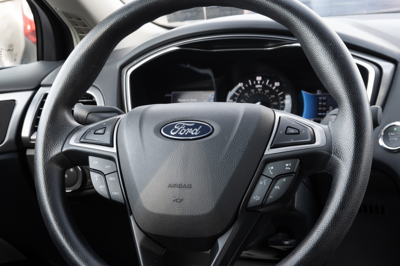 Ford Fusion Hybrid S FWD 2018