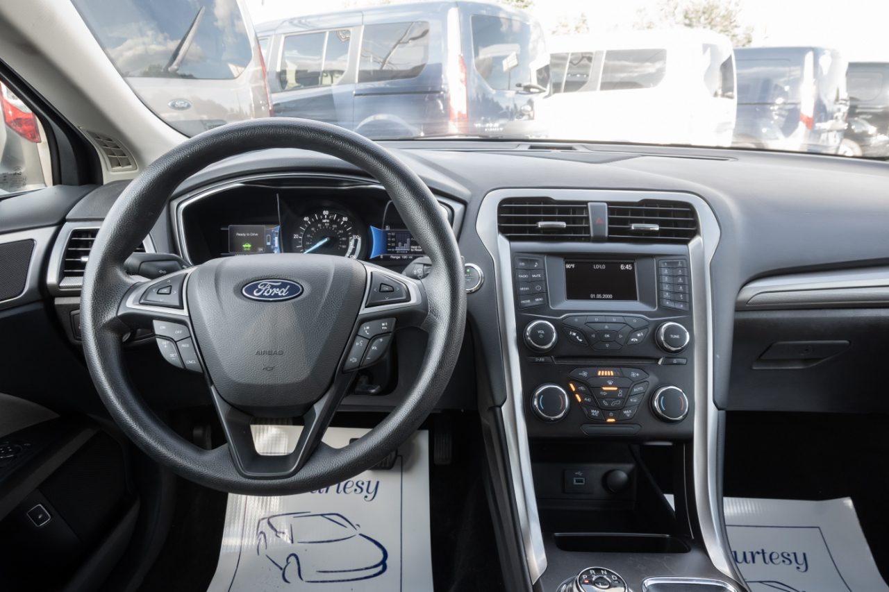 Ford Fusion Hybrid S FWD 2018