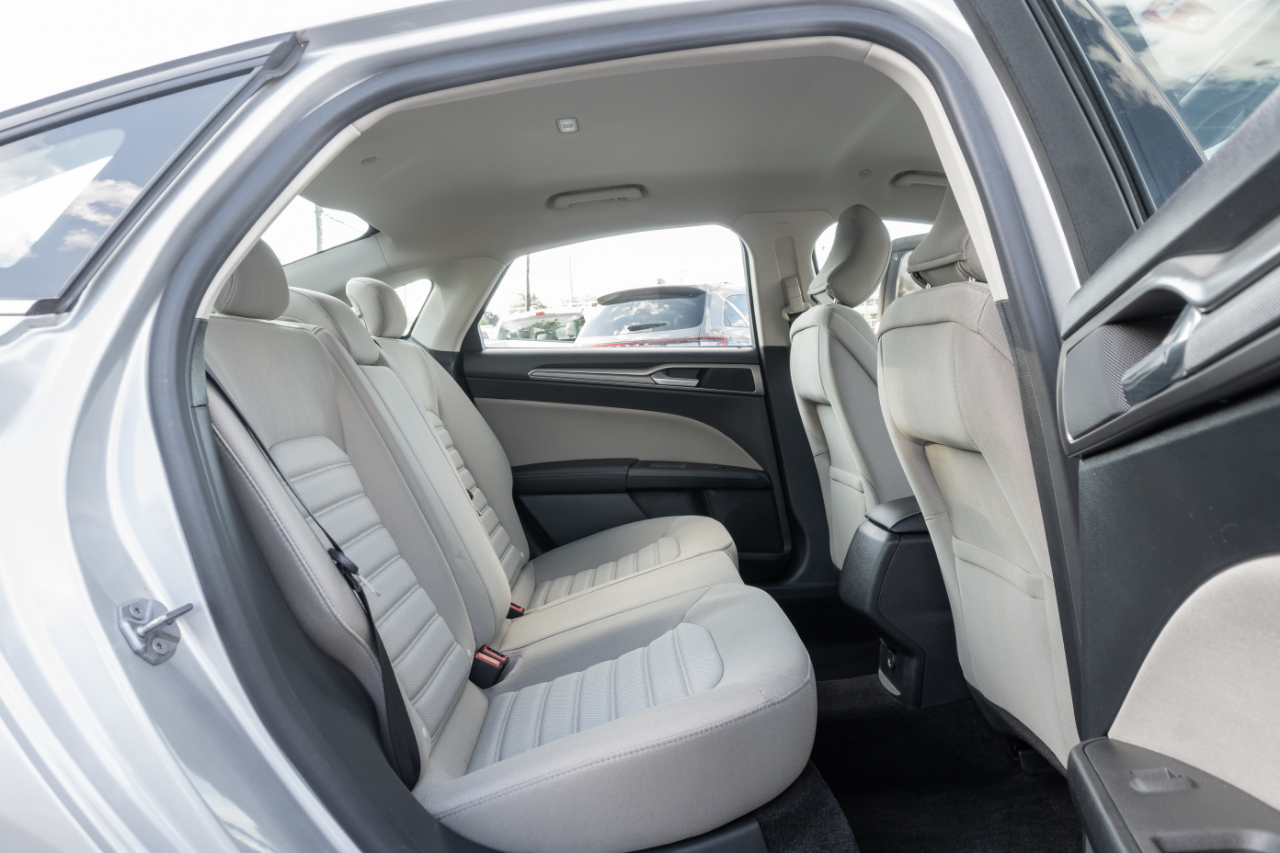 Ford Fusion Hybrid S FWD 2018