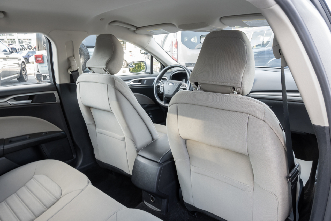 Ford Fusion Hybrid S FWD 2018