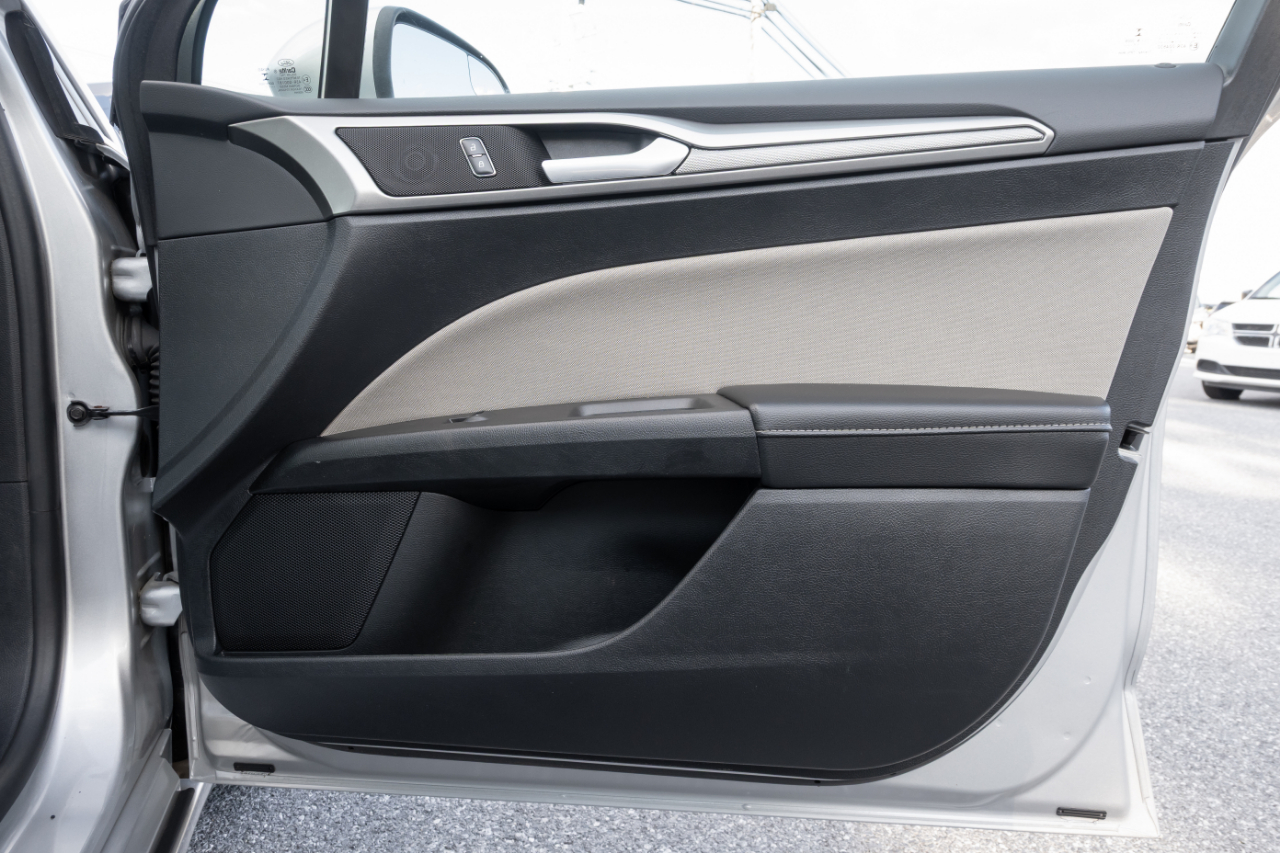 Ford Fusion Hybrid S FWD 2018