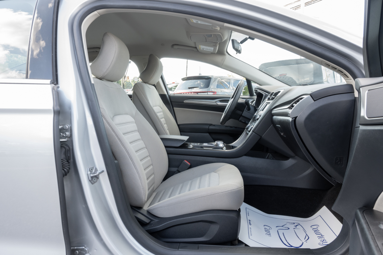 Ford Fusion Hybrid S FWD 2018