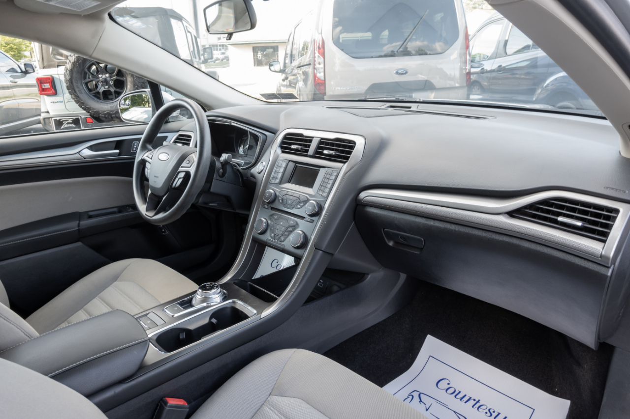 Ford Fusion Hybrid S FWD 2018