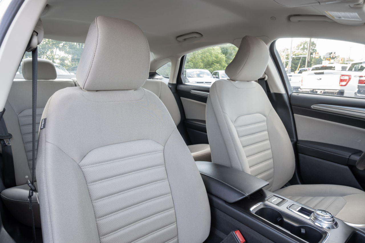 Ford Fusion Hybrid S FWD 2018