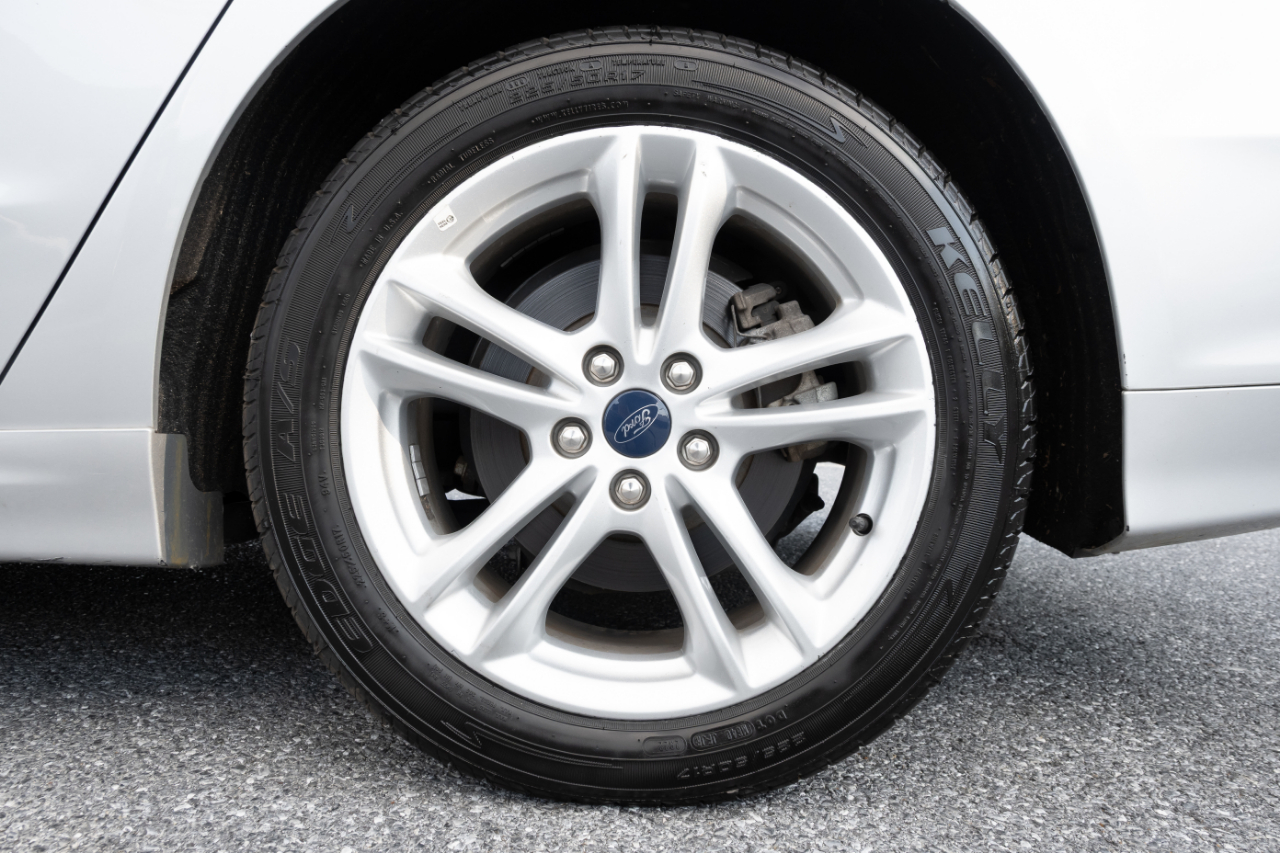 Ford Fusion Hybrid S FWD 2018