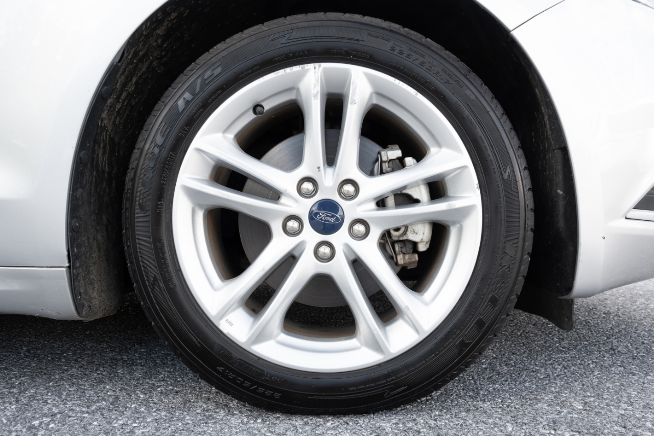 Ford Fusion Hybrid S FWD 2018