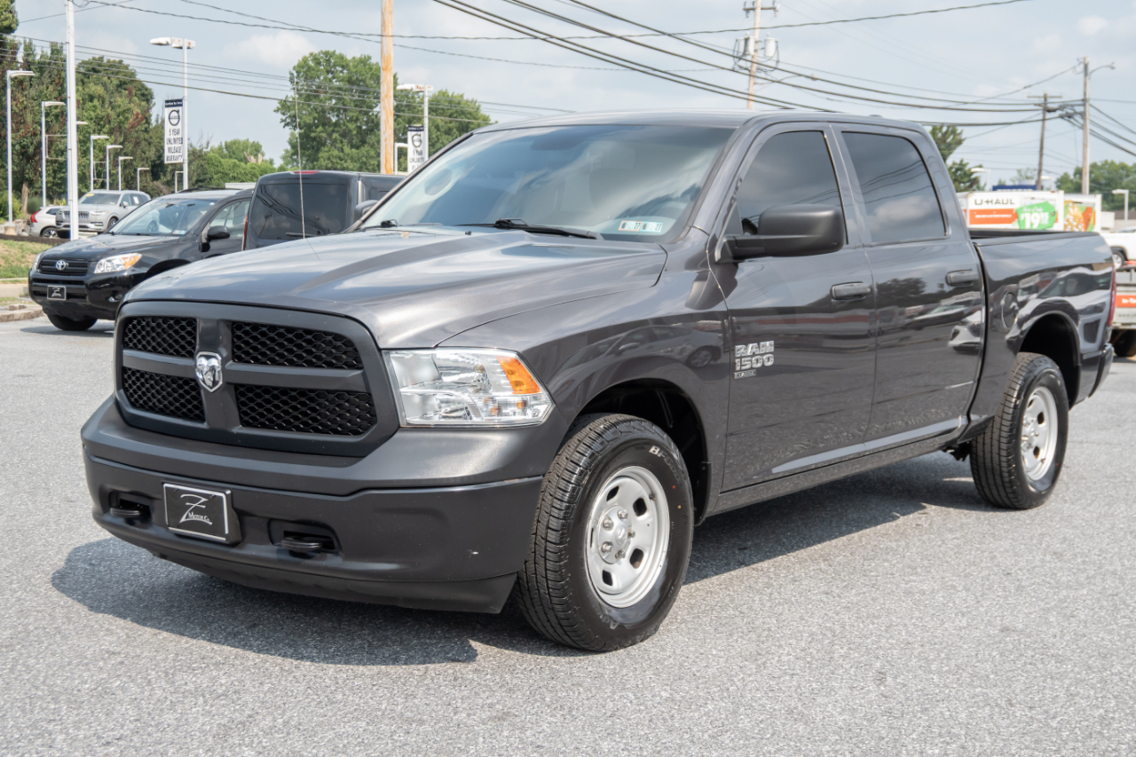 RAM 1500 Classic Tradesman 4x4 Crew Cab 5'7" Box 2019