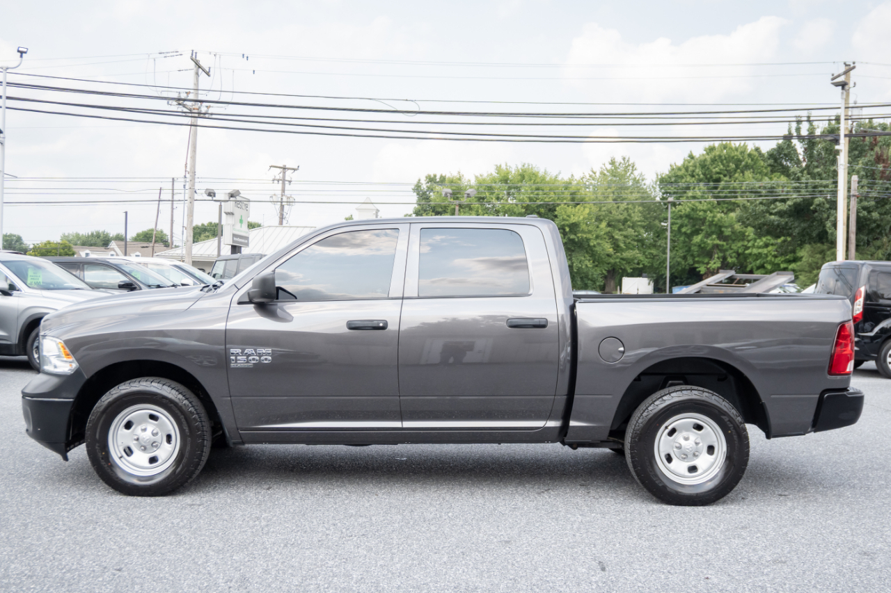 RAM 1500 Classic Tradesman 4x4 Crew Cab 5'7" Box 2019
