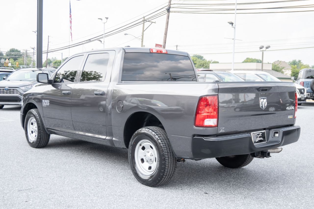RAM 1500 Classic Tradesman 4x4 Crew Cab 5'7" Box 2019