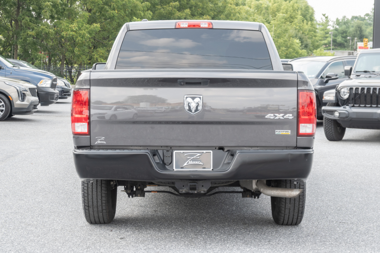 RAM 1500 Classic Tradesman 4x4 Crew Cab 5'7" Box 2019