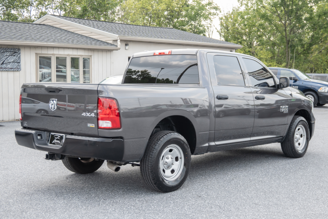 RAM 1500 Classic Tradesman 4x4 Crew Cab 5'7" Box 2019