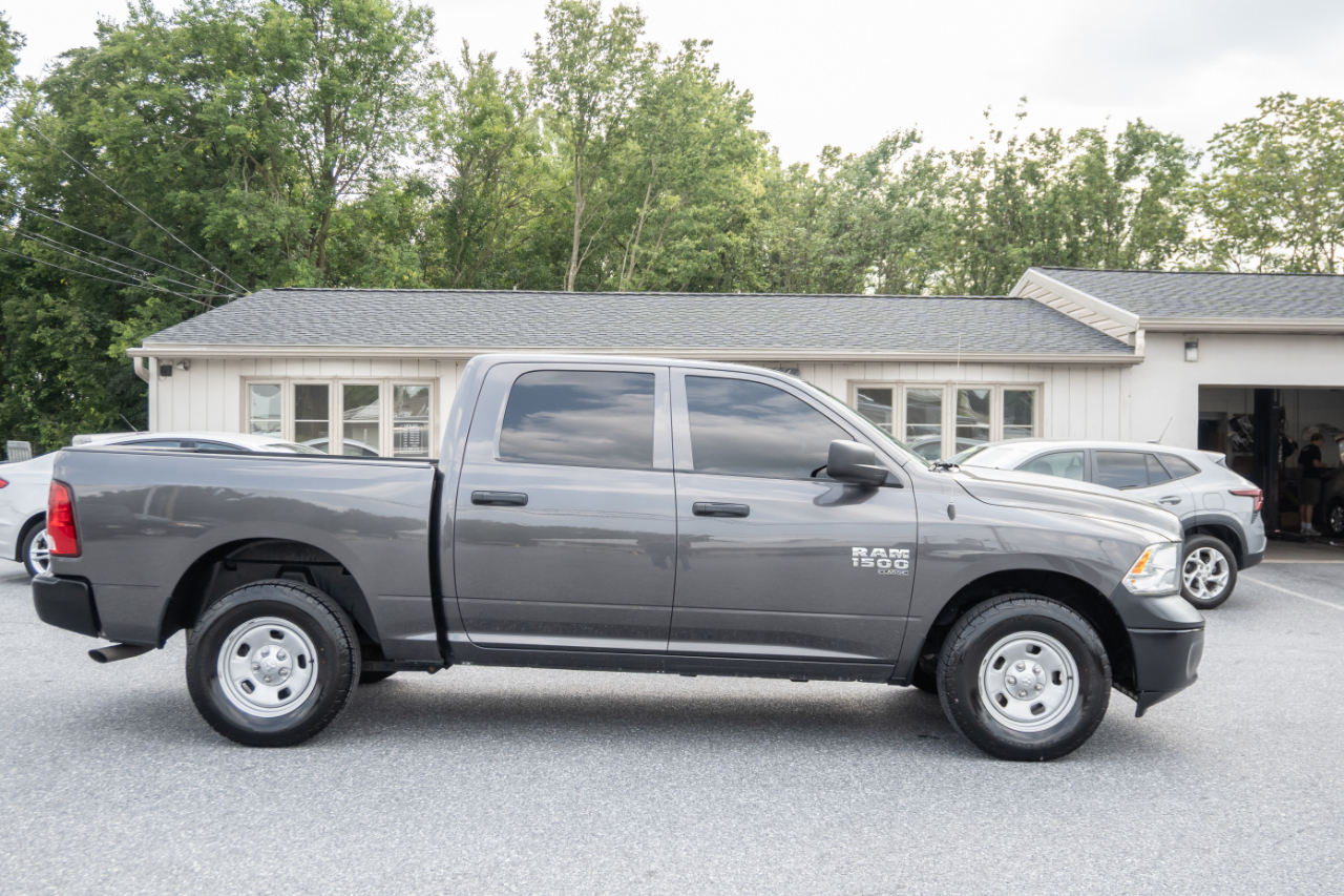 RAM 1500 Classic Tradesman 4x4 Crew Cab 5'7" Box 2019