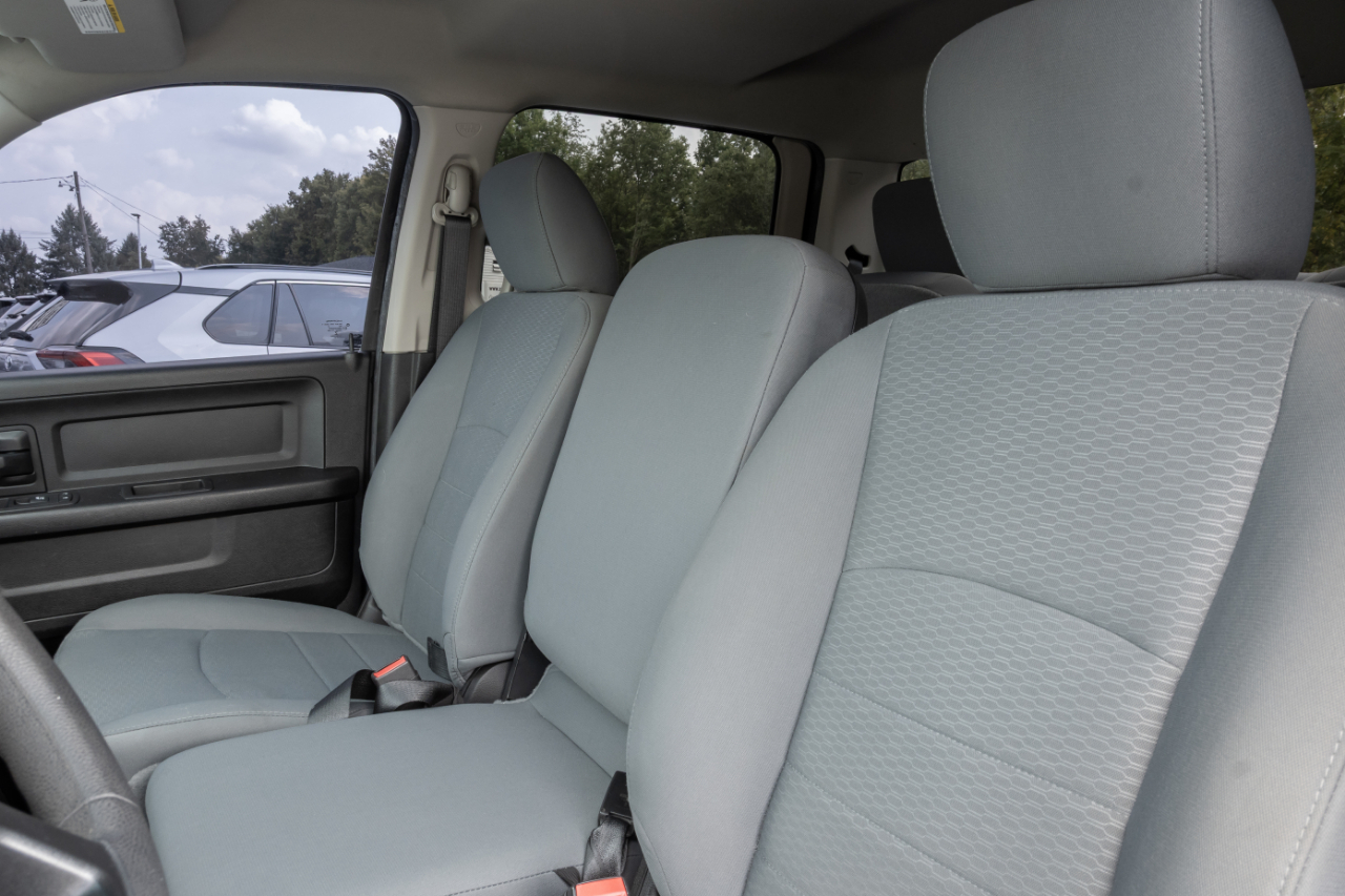 RAM 1500 Classic Tradesman 4x4 Crew Cab 5'7" Box 2019