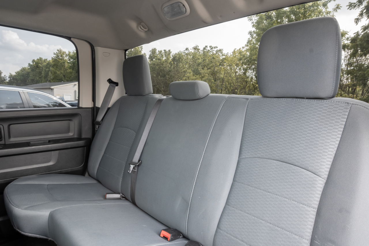 RAM 1500 Classic Tradesman 4x4 Crew Cab 5'7" Box 2019