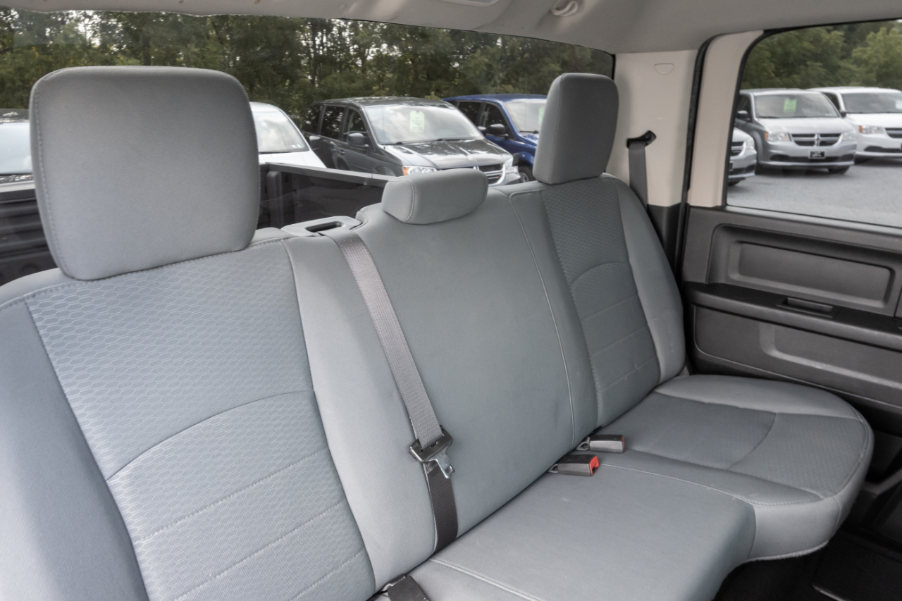 RAM 1500 Classic Tradesman 4x4 Crew Cab 5'7" Box 2019