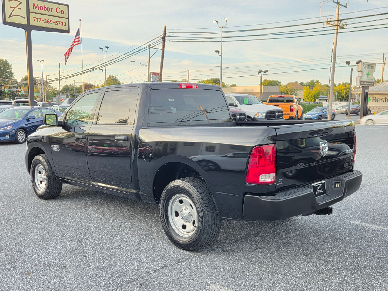 RAM 1500 4WD Crew Cab 140.5" Tradesman 2016