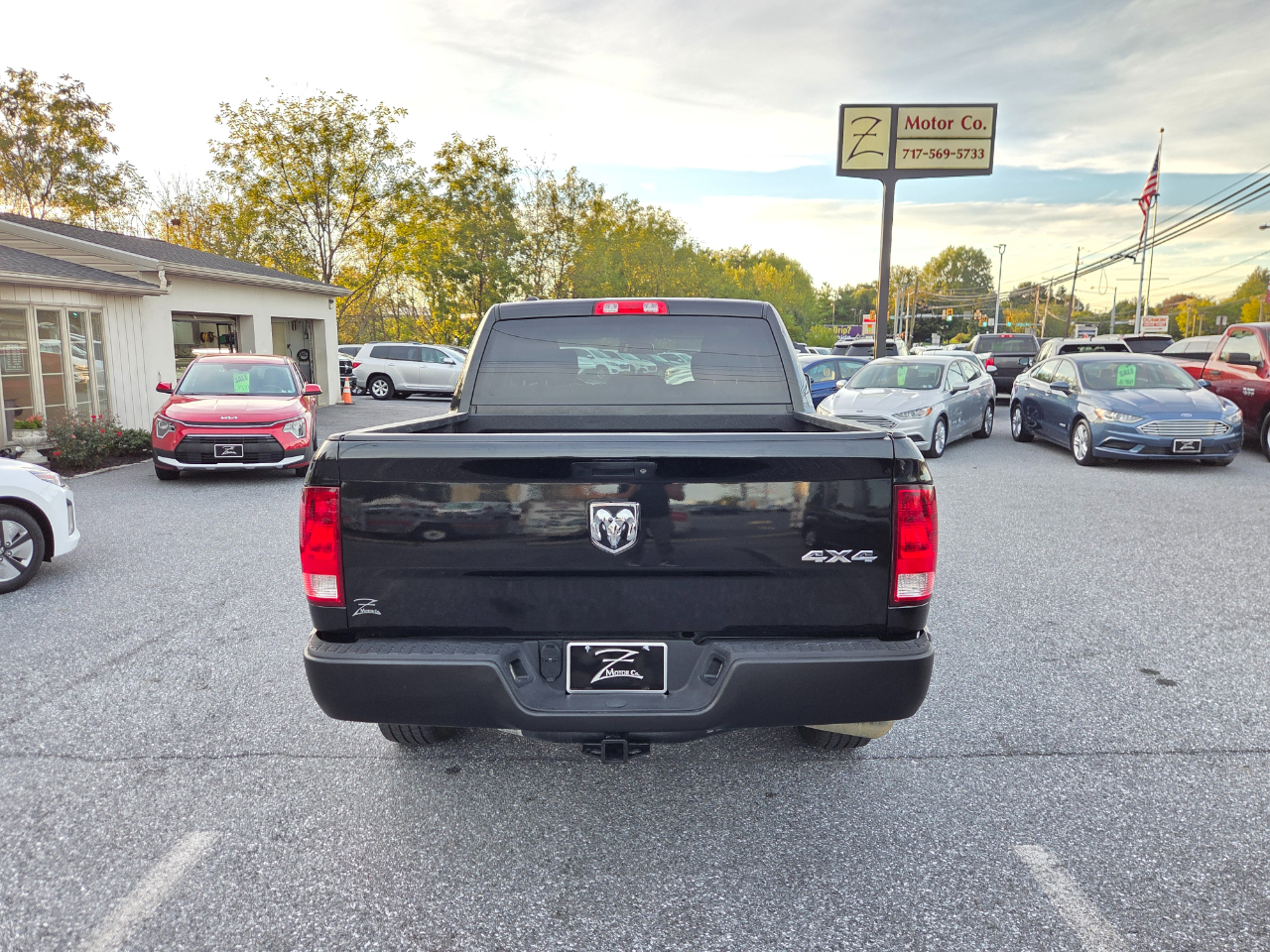 RAM 1500 4WD Crew Cab 140.5" Tradesman 2016
