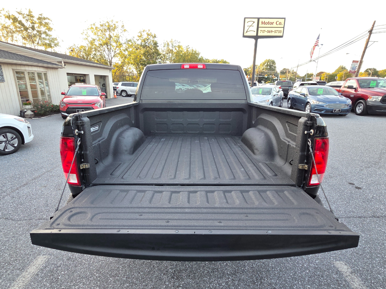 RAM 1500 4WD Crew Cab 140.5" Tradesman 2016
