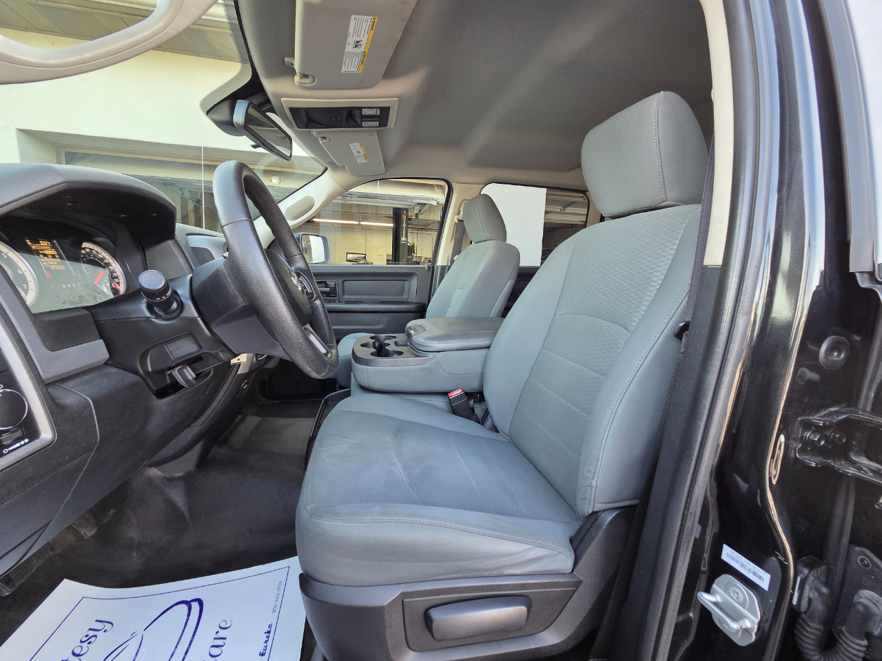 RAM 1500 4WD Crew Cab 140.5" Tradesman 2016