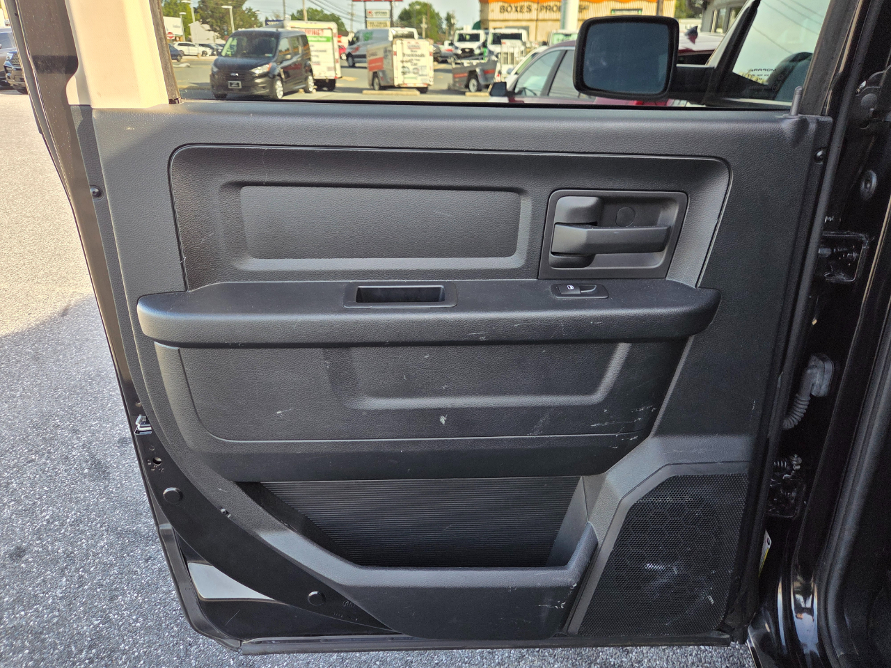 RAM 1500 4WD Crew Cab 140.5" Tradesman 2016