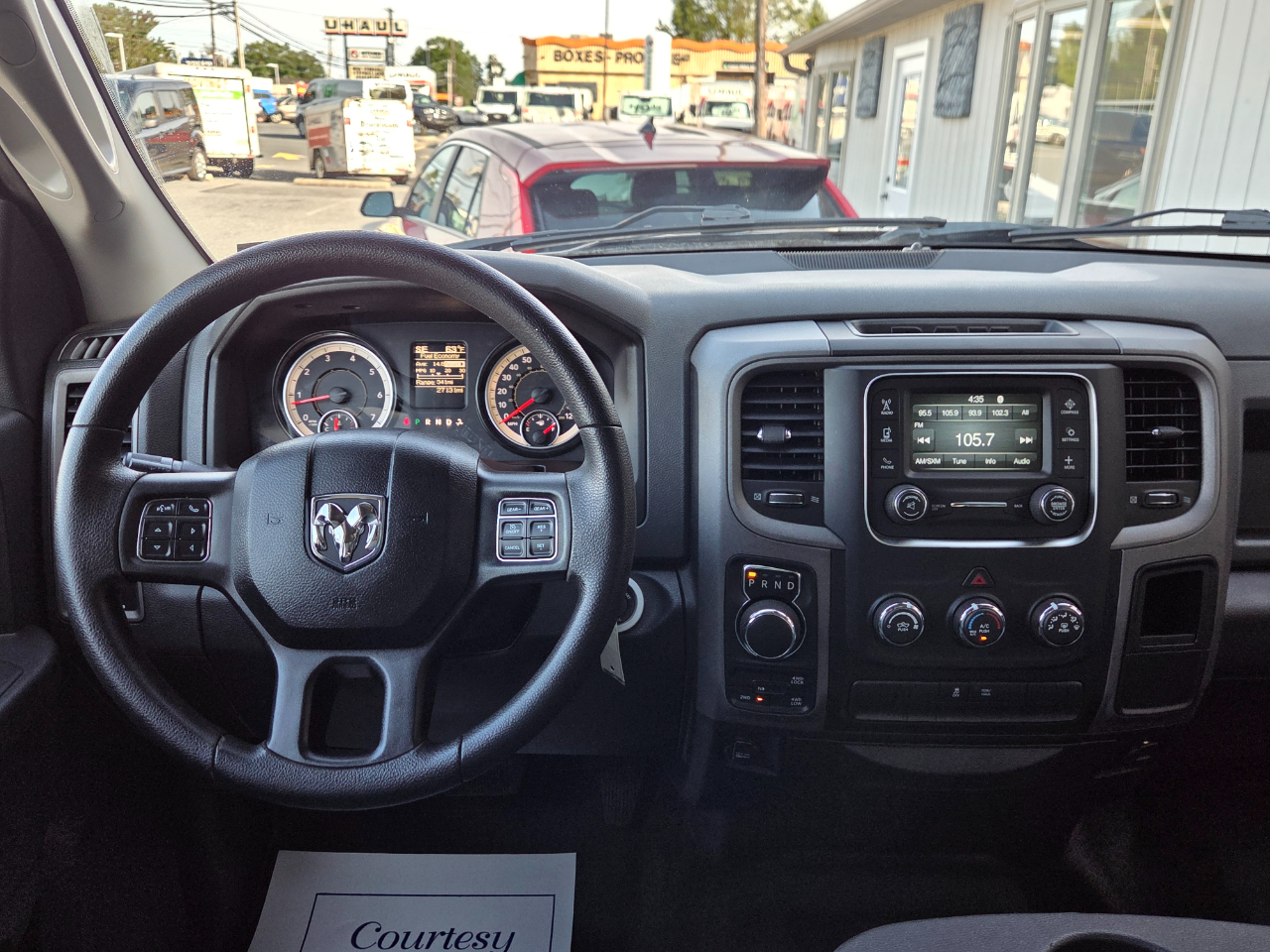 RAM 1500 4WD Crew Cab 140.5" Tradesman 2016