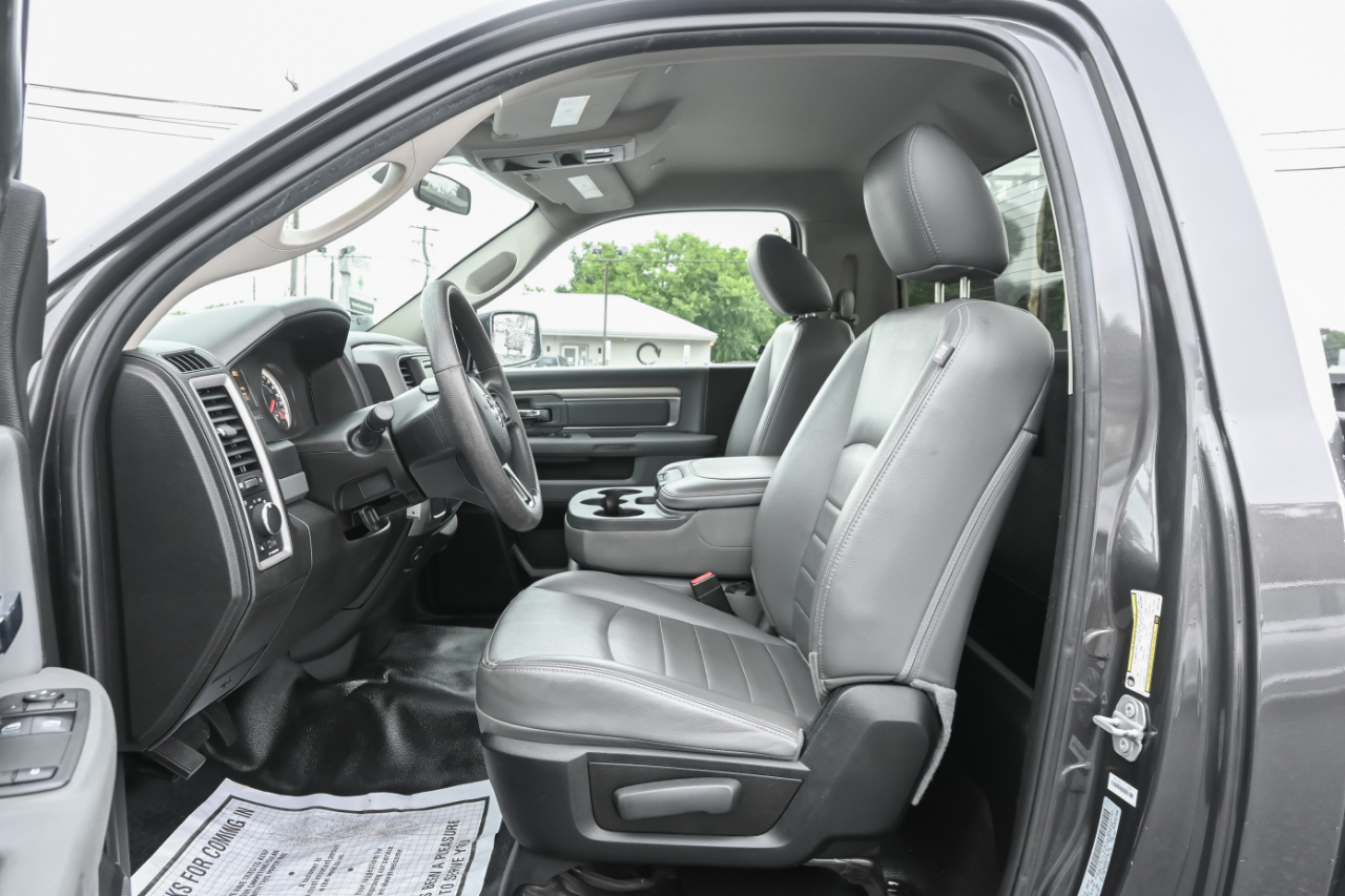RAM 1500 Classic Tradesman 4x2 Reg Cab 8' Box 2019