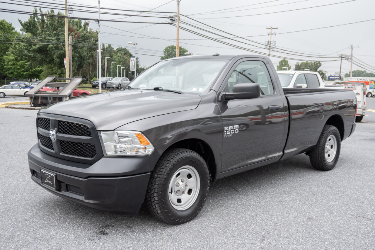 RAM 1500 Classic Tradesman 4x2 Reg Cab 8' Box 2019