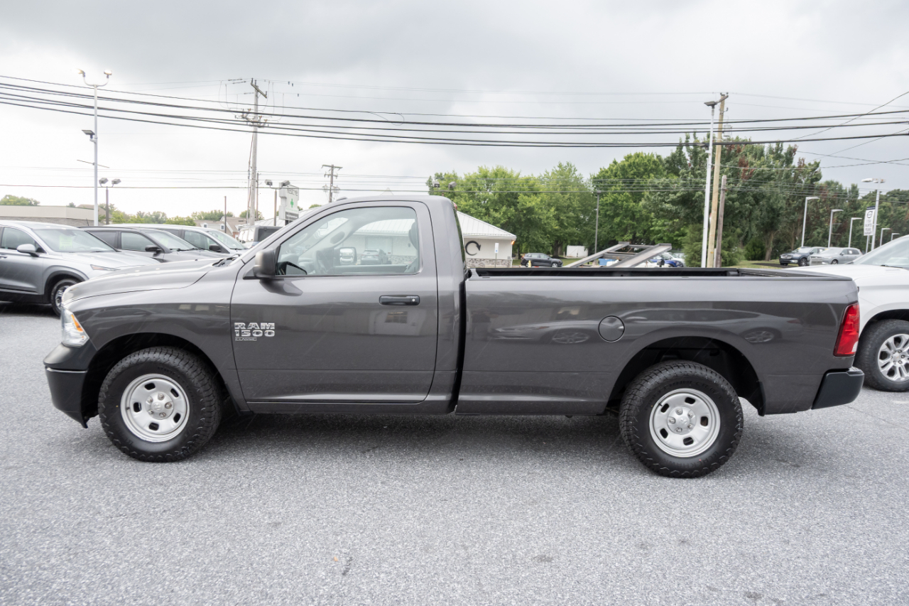 RAM 1500 Classic Tradesman 4x2 Reg Cab 8' Box 2019